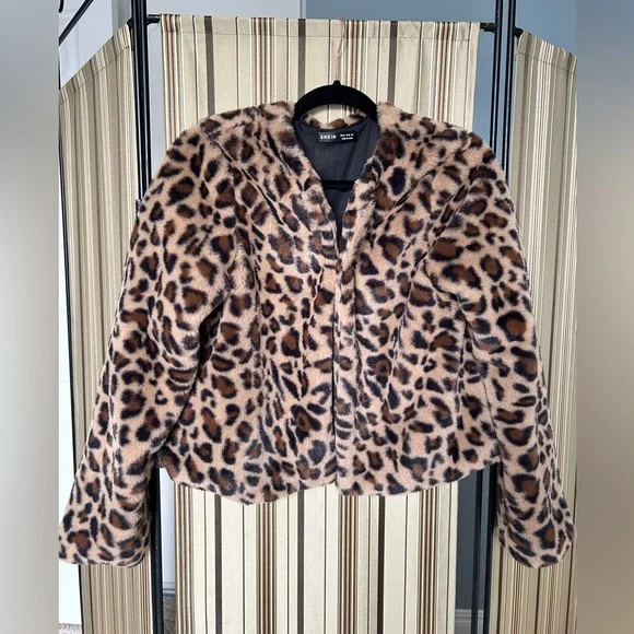 Leopard print faux fur bomber - Picture 3 of 10